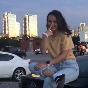 Meet your Posher, Julia